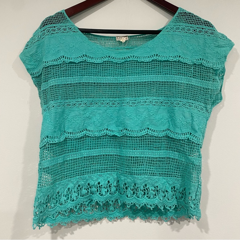 Kirra Juniors Teal Cropped Knitted Blouse with Scalloped Hem Size XS